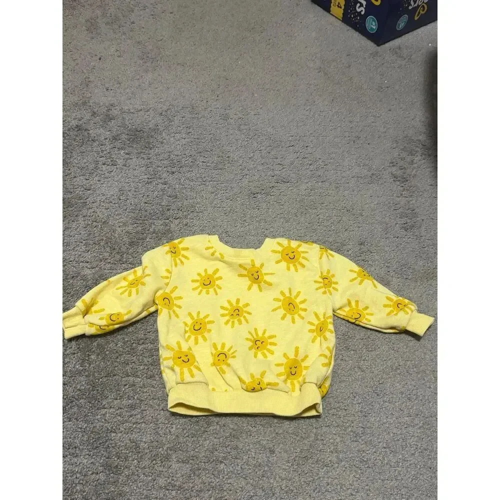 Old Navy Sunshine Baby Girl Crewneck Size 6-12 Month